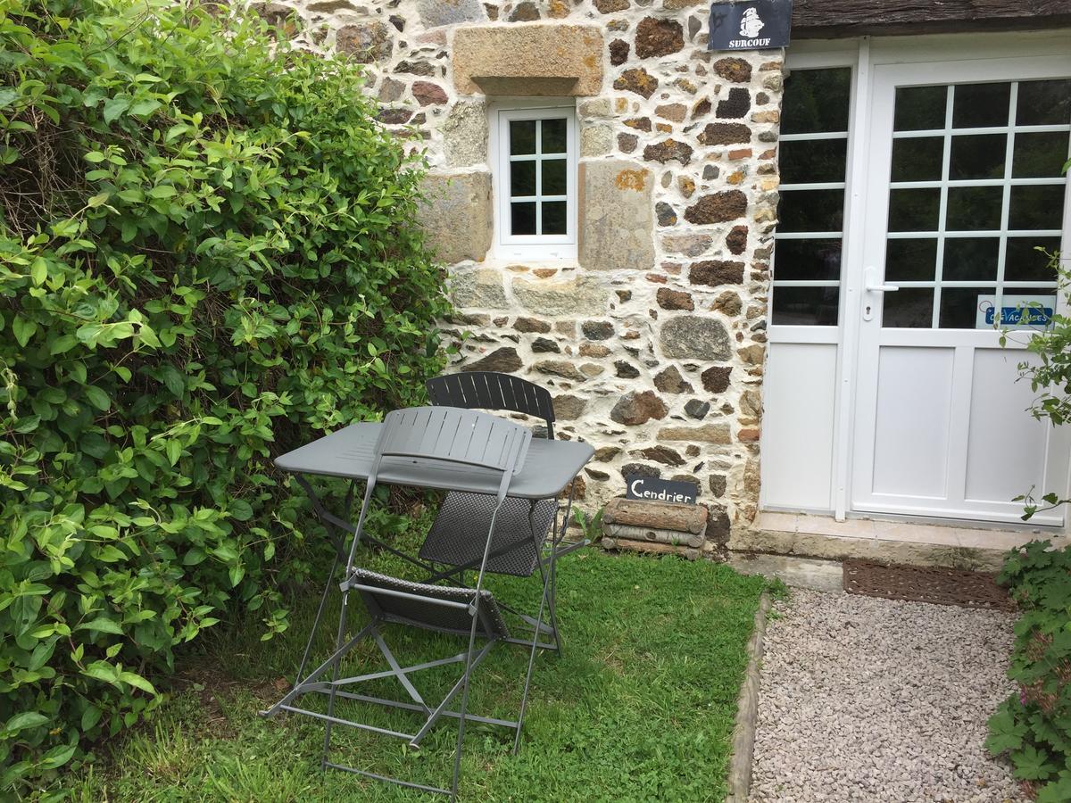 Gites Au Clos Du Lit Saint-Aaron Exterior photo