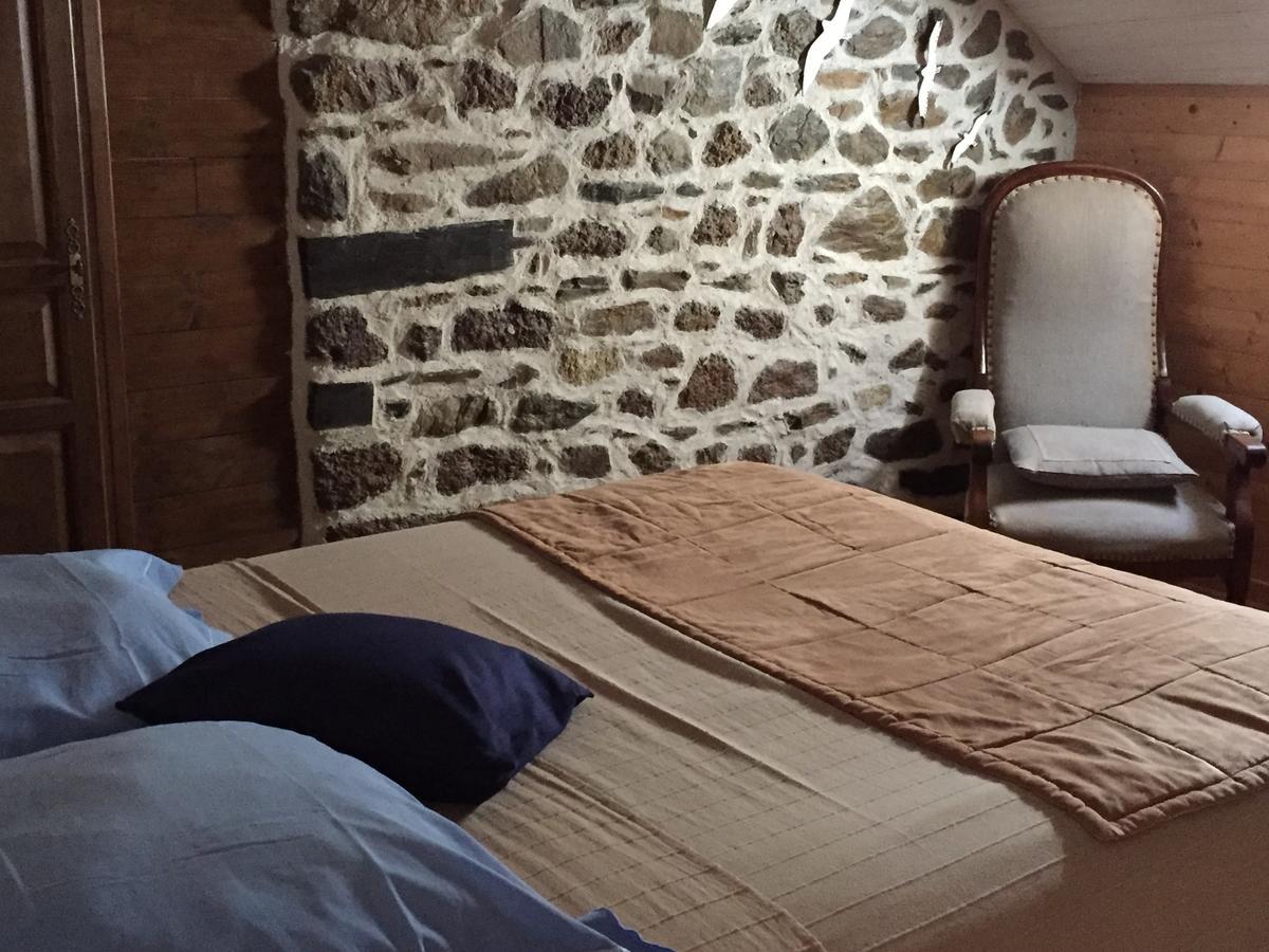 Gites Au Clos Du Lit Saint-Aaron Exterior photo